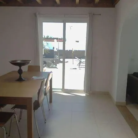 Apartment Playa Blanca Sleeps 6 Pool Wifi *