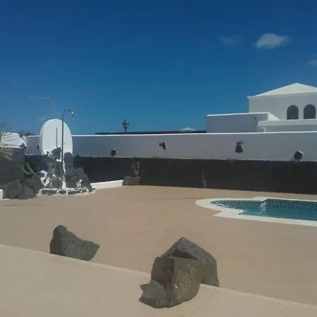 Playa Blanca Sleeps 6 Pool Wifi *