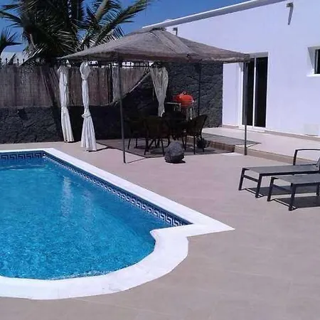 Playa Blanca Sleeps 6 Pool Wifi * Playa Blanca (Lanzarote)